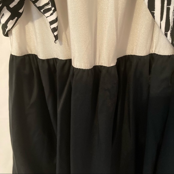 Azul Abstract One Piece 20W - Picture 4 of 7